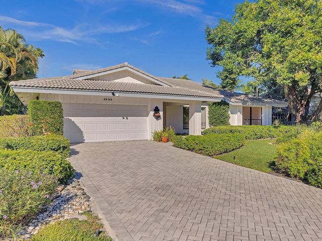 4989 Pineview Circle, Delray Beach, FL 33445