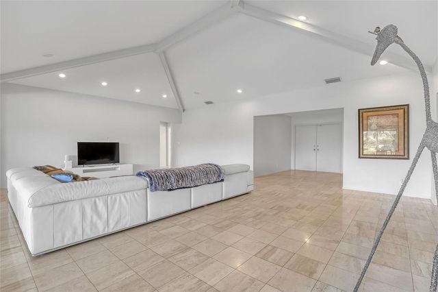 4989 Pineview Circle, Delray Beach, FL 33445