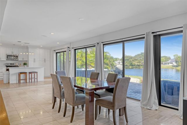 4989 Pineview Circle, Delray Beach, FL 33445