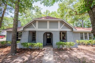 201 S Ridgeway Drive, Conroe, TX 77301