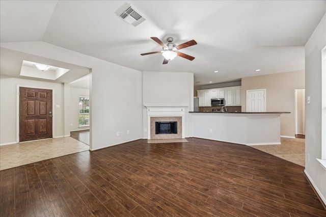 11914 White Water Bay Drive, Pearland, TX 77584