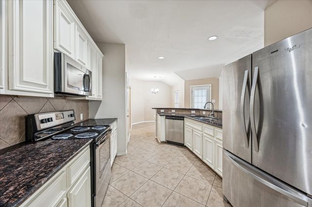 11914 White Water Bay Drive, Pearland, TX 77584