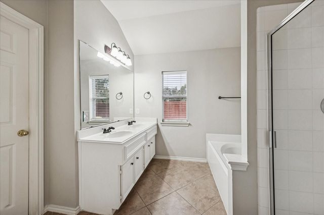 11914 White Water Bay Drive, Pearland, TX 77584