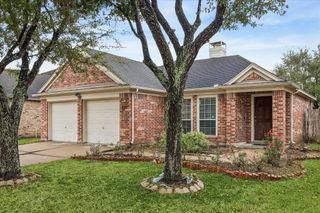 11914 White Water Bay Drive, Pearland, TX 77584