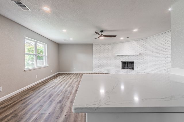 1160 Harrison Lane, Hurst, TX 76053