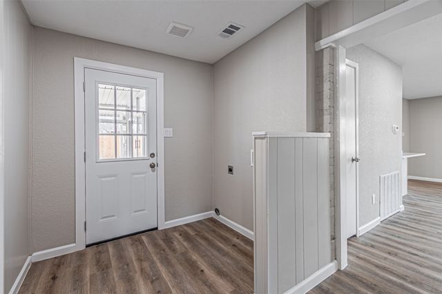 1160 Harrison Lane, Hurst, TX 76053