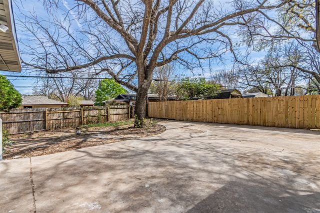 1160 Harrison Lane, Hurst, TX 76053