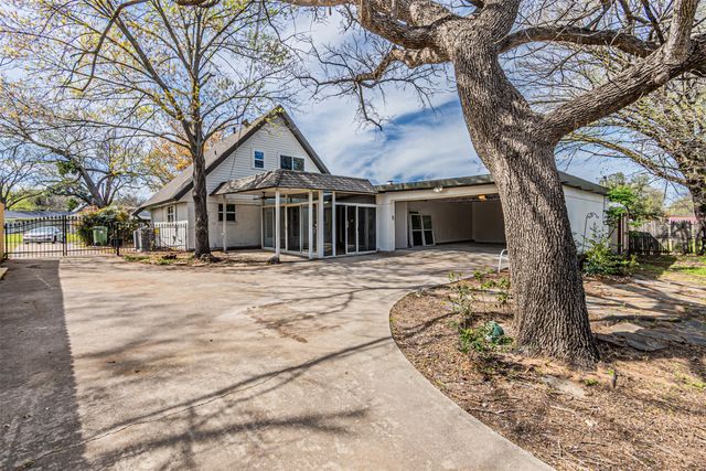1160 Harrison Lane, Hurst, TX 76053