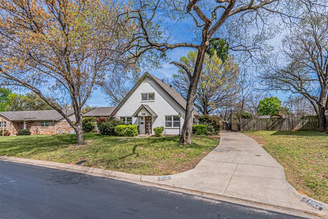 1160 Harrison Lane, Hurst, TX 76053