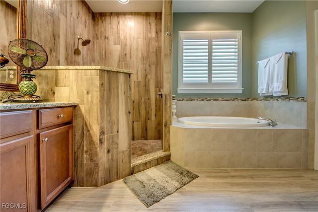 2412 Ashbury CIR, Cape Coral, FL 33991