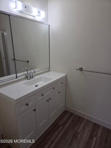 4 Hawthorne Court, Freehold, NJ 07728