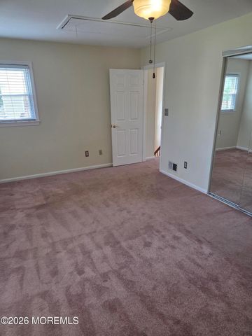 4 Hawthorne Court, Freehold, NJ 07728