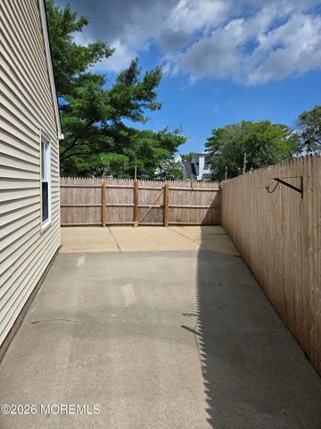 4 Hawthorne Court, Freehold, NJ 07728