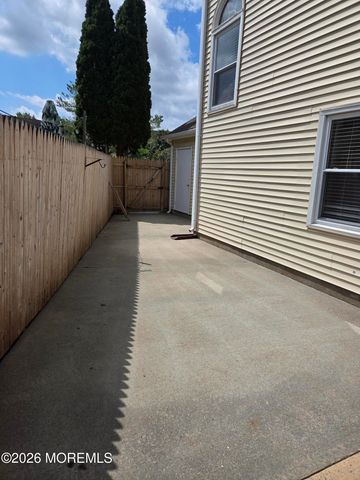 4 Hawthorne Court, Freehold, NJ 07728