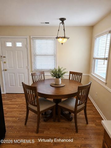 4 Hawthorne Court, Freehold, NJ 07728