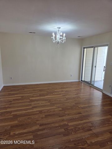 4 Hawthorne Court, Freehold, NJ 07728