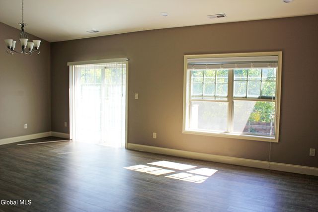 48 Bavarian Way 55, Guilderland, NY 12009