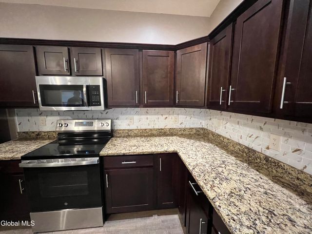 48 Bavarian Way 55, Guilderland, NY 12009