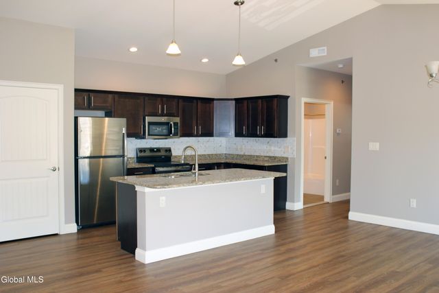 48 Bavarian Way 55, Guilderland, NY 12009