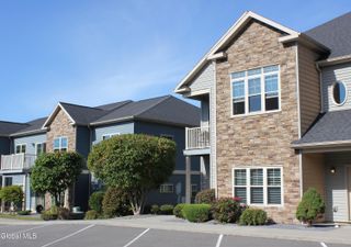 48 Bavarian Way 55, Guilderland, NY 12009