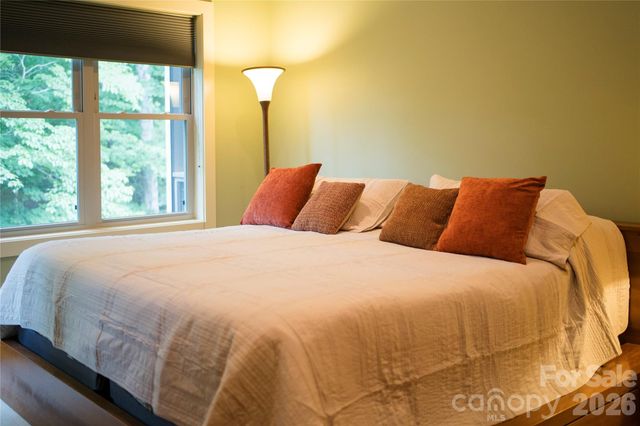 45 Sunset Drive, Swannanoa, NC 28778