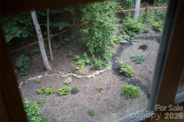 45 Sunset Drive, Swannanoa, NC 28778