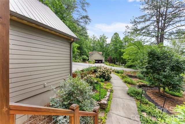 45 Sunset Drive, Swannanoa, NC 28778