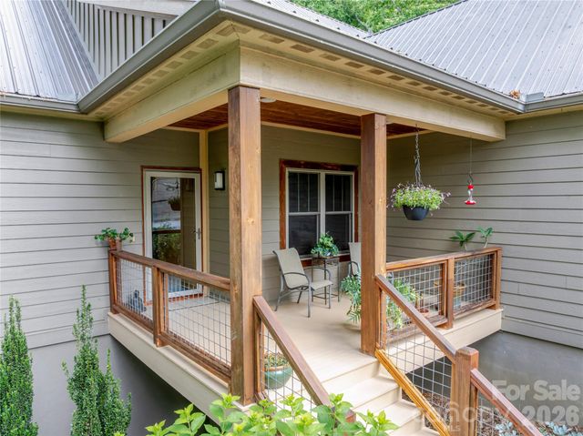 45 Sunset Drive, Swannanoa, NC 28778