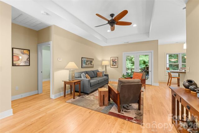 45 Sunset Drive, Swannanoa, NC 28778