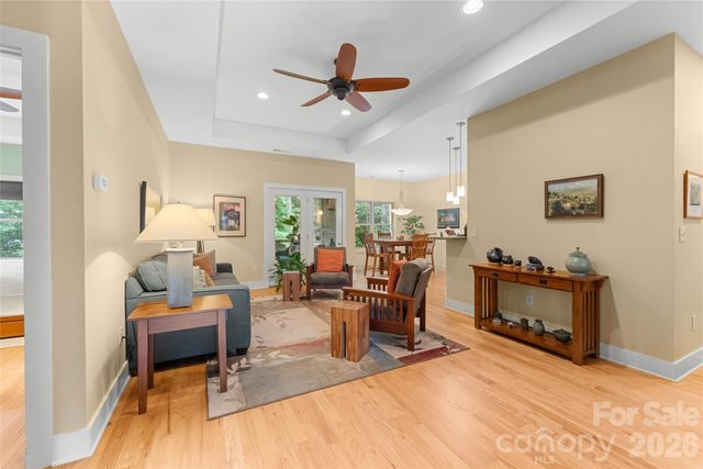 45 Sunset Drive, Swannanoa, NC 28778