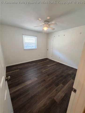 11186 Elk River Road N, Clendenin, WV 25045