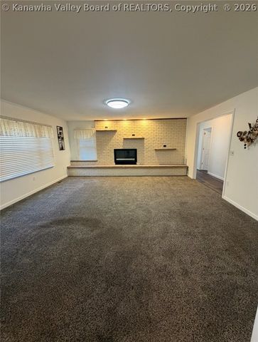 11186 Elk River Road N, Clendenin, WV 25045