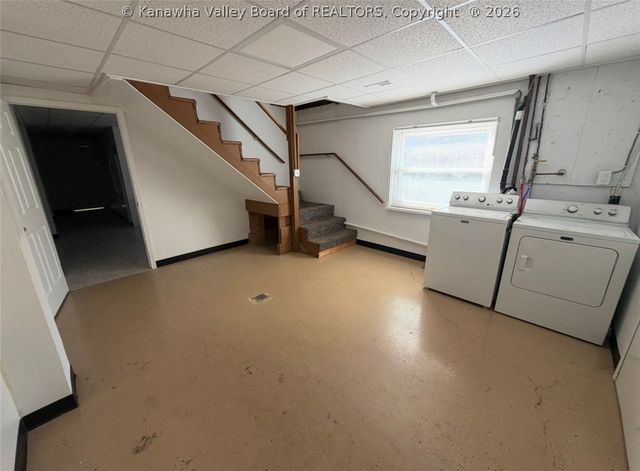 11186 Elk River Road N, Clendenin, WV 25045