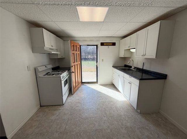 11186 Elk River Road N, Clendenin, WV 25045