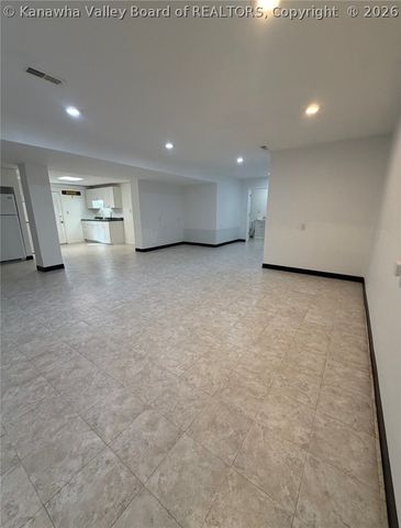 11186 Elk River Road N, Clendenin, WV 25045