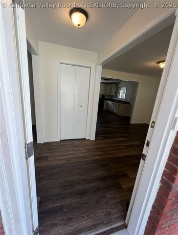 11186 Elk River Road N, Clendenin, WV 25045