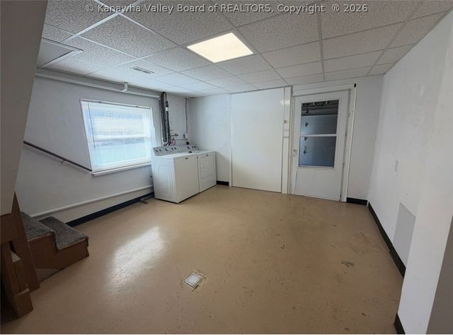 11186 Elk River Road N, Clendenin, WV 25045