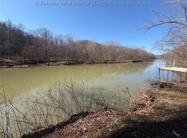 11186 Elk River Road N, Clendenin, WV 25045