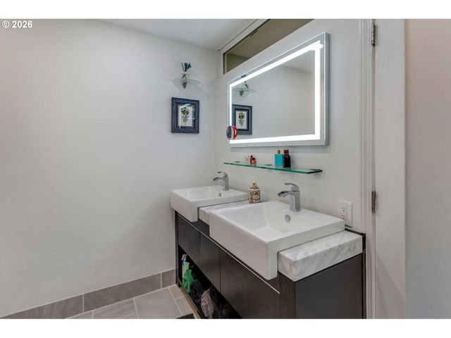 4731 RIVERVIEW Ave, West Linn, OR 97068