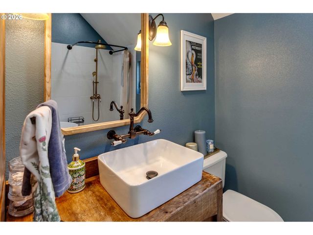 4731 RIVERVIEW Ave, West Linn, OR 97068