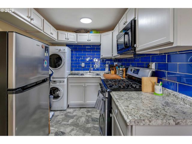 4731 RIVERVIEW Ave, West Linn, OR 97068