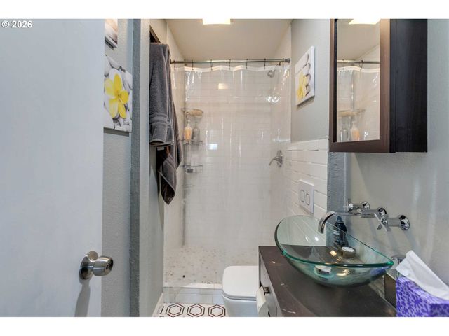 4731 RIVERVIEW Ave, West Linn, OR 97068