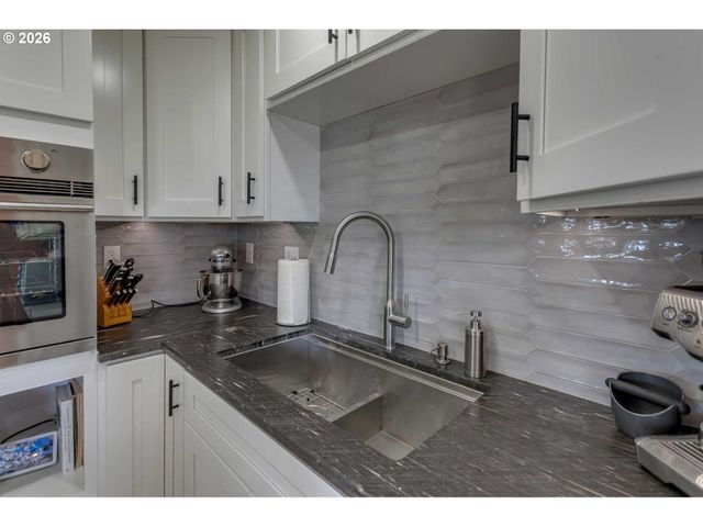 4731 RIVERVIEW Ave, West Linn, OR 97068