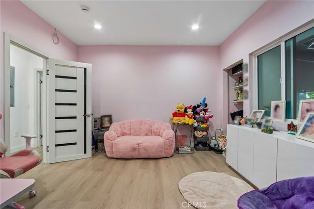 4432 Melbourne Avenue, Los Angeles, CA 90027