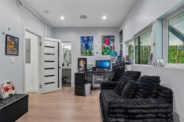 4432 Melbourne Avenue, Los Angeles, CA 90027