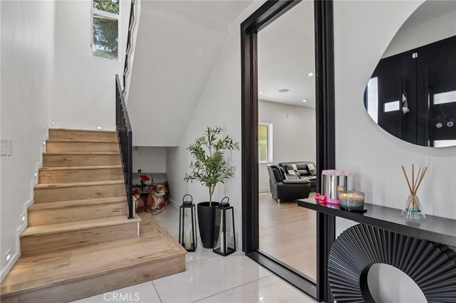 4432 Melbourne Avenue, Los Angeles, CA 90027