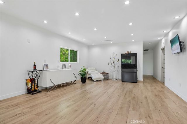 4432 Melbourne Avenue, Los Angeles, CA 90027