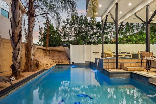 4432 Melbourne Avenue, Los Angeles, CA 90027