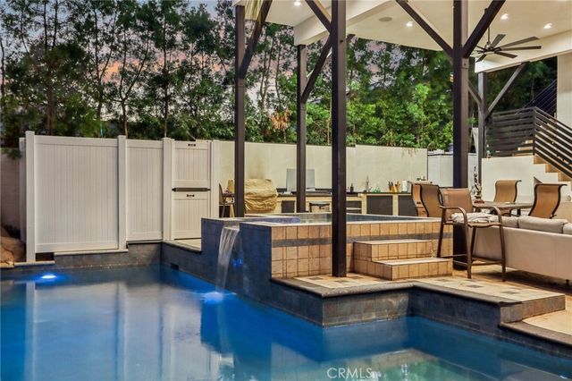 4432 Melbourne Avenue, Los Angeles, CA 90027