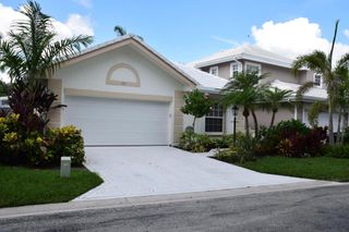 210 Canterbury Drive W, Palm Beach Gardens, FL 33418